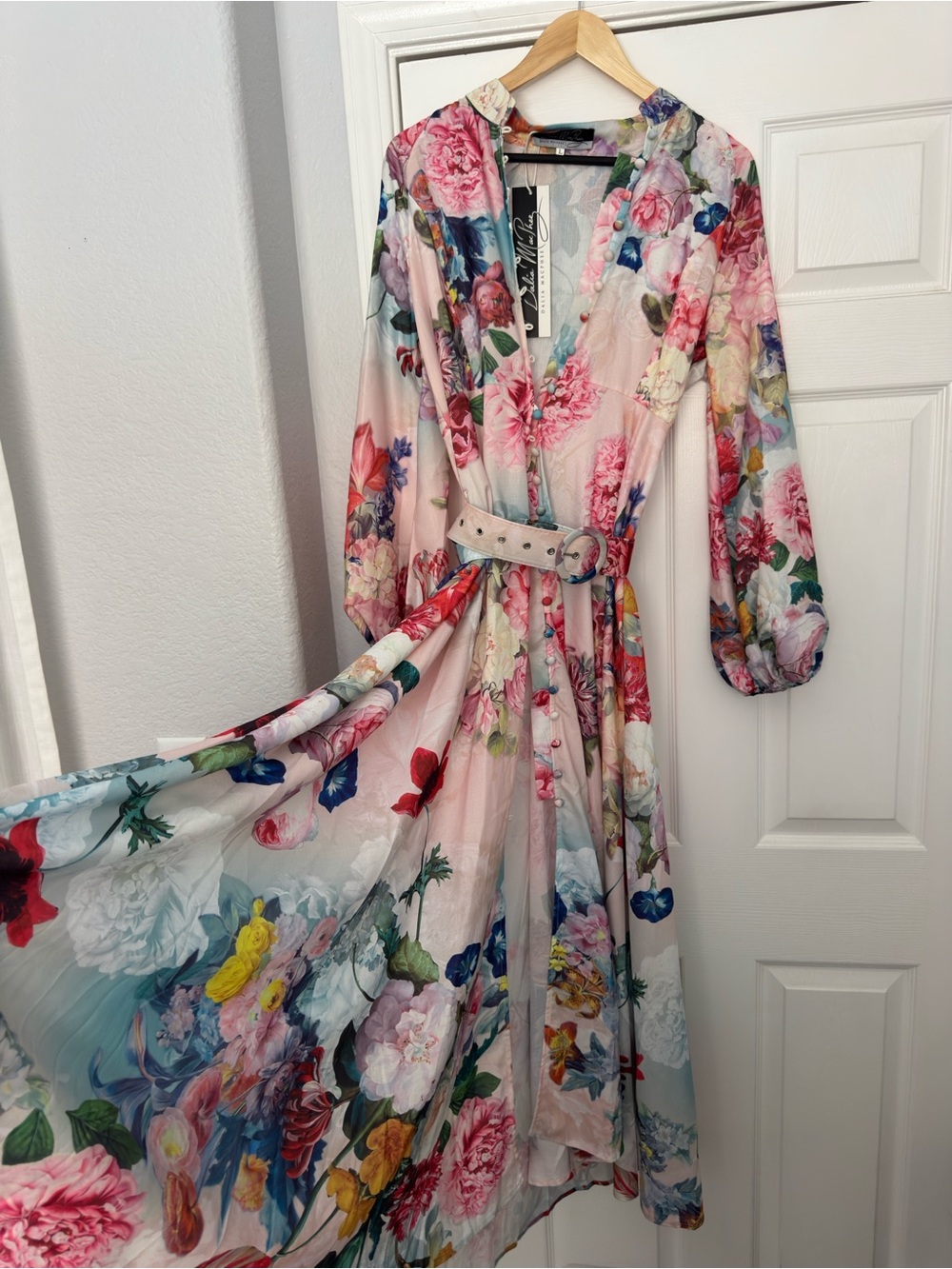 Floral Long Sleeve V-Neck Maxi Dress in Pastel Multi